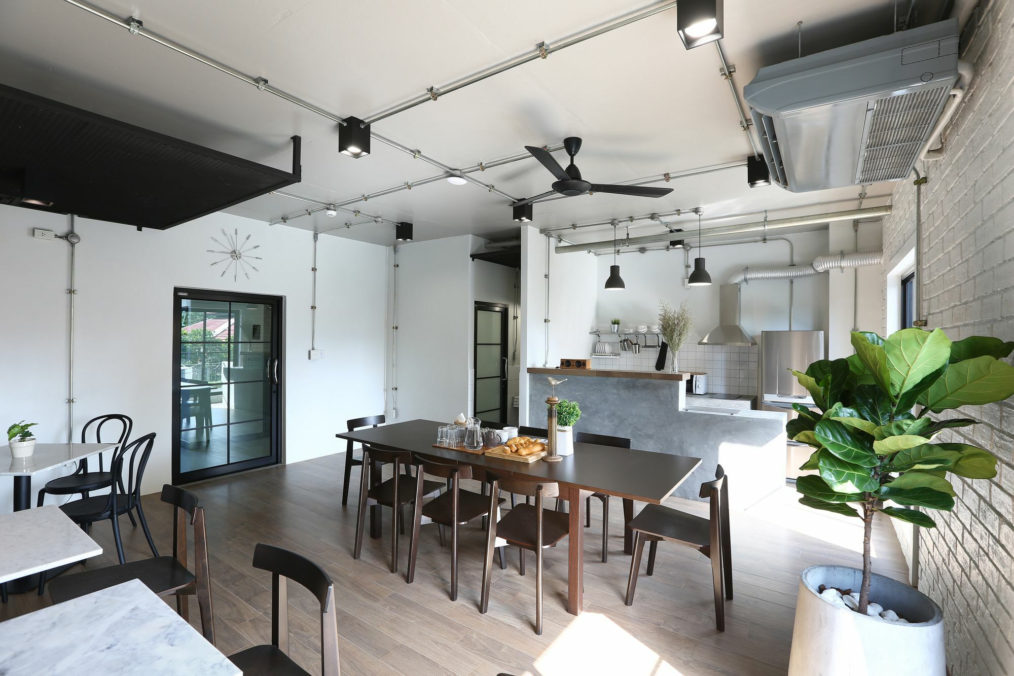 Sukh Serviced Apartment Ban Kho Hong Exterior foto